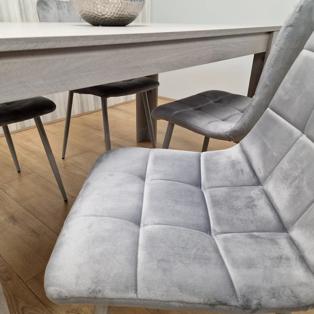 5-Piece Grey Dining Set with Tufted Chairs – Modern MDF Table & Velvet Upholstered Seating