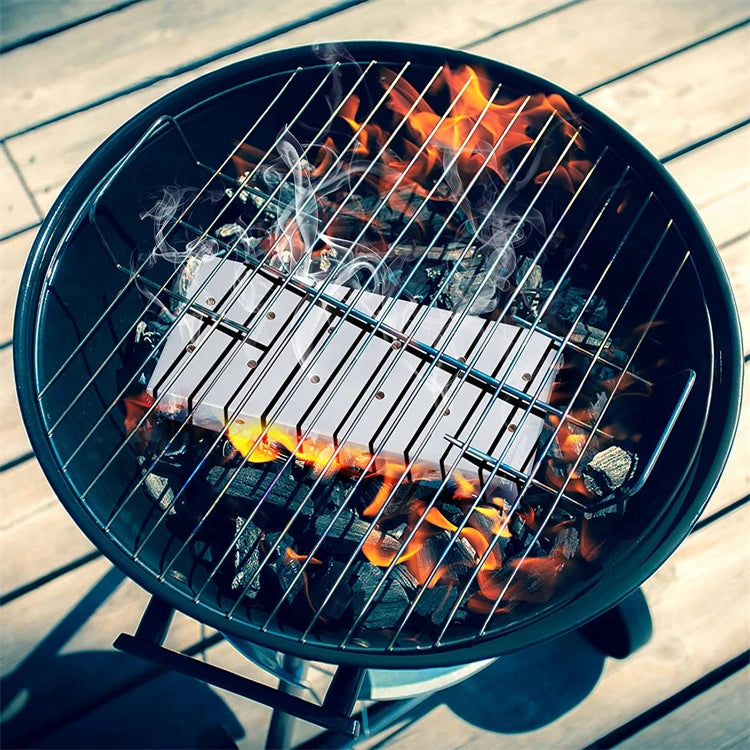 BBQ Woodchip Smoker Box, Stainless Steel Heavy Duty For Added Smokey Flavour. Gas And Charcoal BBQ Essential